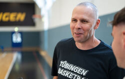 Der neue Tigers-Trainer Henrik Sonko zeigt sich beim Trainingsauftakt bestens gelaunt. 