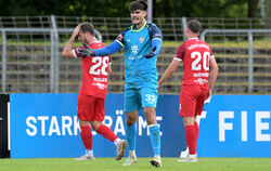 Enttäuschung und Ratlosigkeit beim SSV Reutlingen. Von links: Jonas Vogler, Torhüter Dominik Hozlinger und Philipp Majewski.  